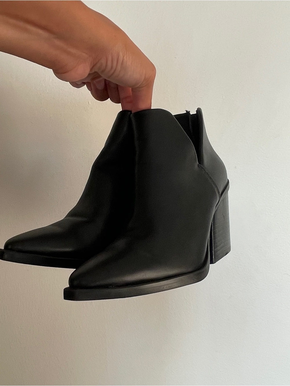 Steve Madden Black Pointed Toe Cutout Ankle Booties - Picture 4 of 6